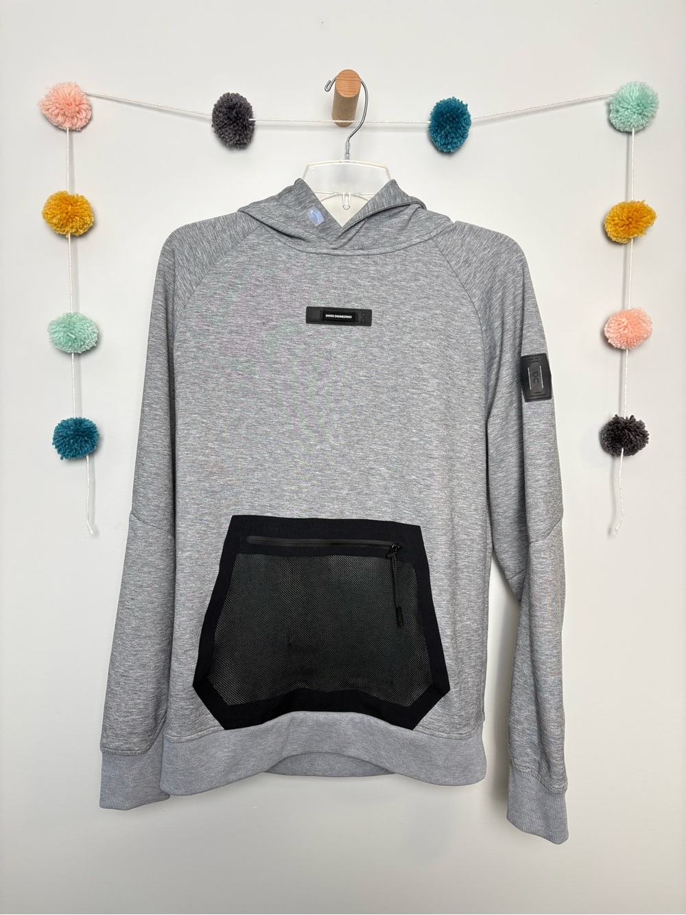 On Running Men’s Gray Hoodie